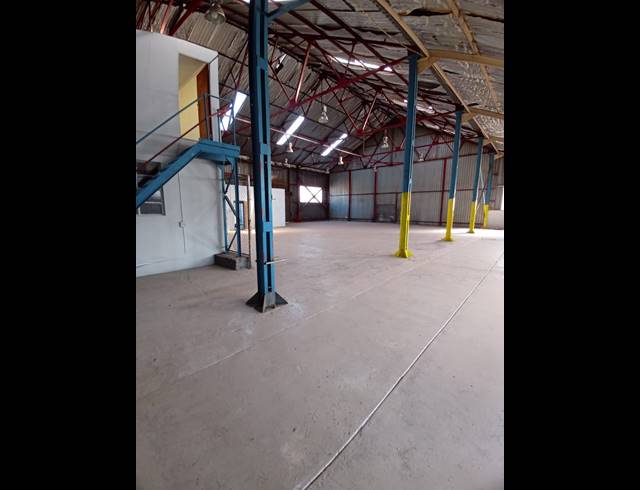 Warehouse property to rent in ANDERBOLT